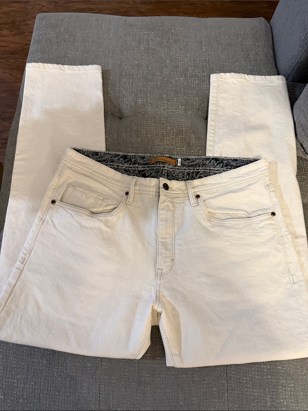 ROBERT GRAHAM STRAIGHT LEG JEANS 36x32